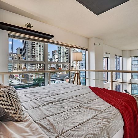 Stunning Loft In Yaletown With Panoramic City Views Apartment Vancouver Exterior photo