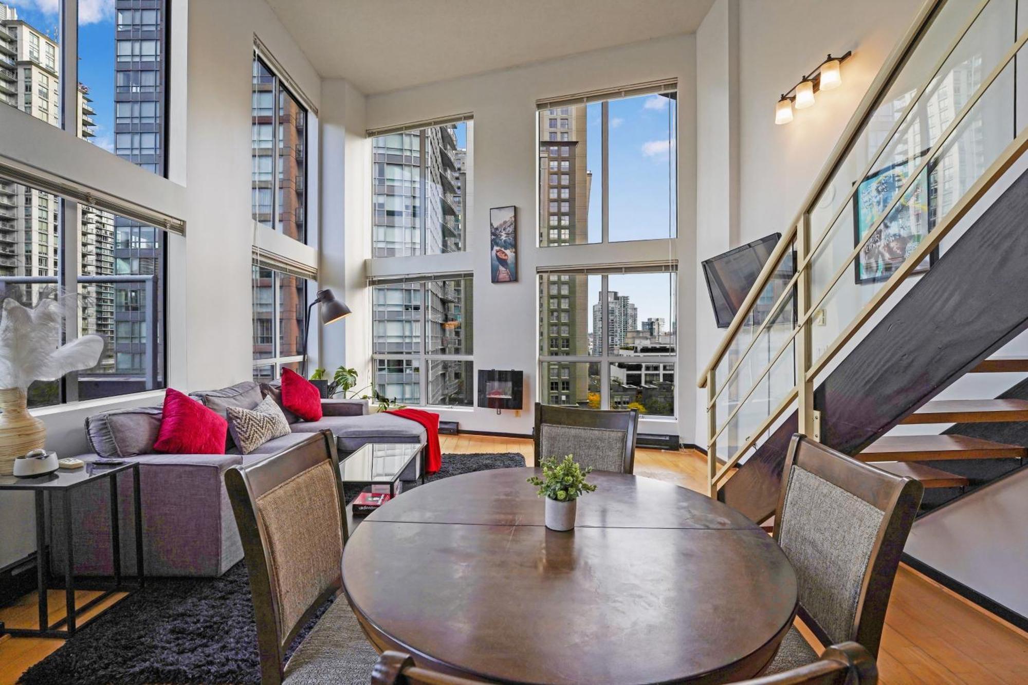 Stunning Loft In Yaletown With Panoramic City Views Apartment Vancouver Exterior photo